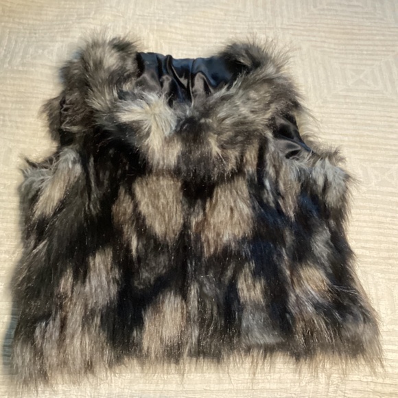INC faux fur hooded XL vest - Picture 4 of 5